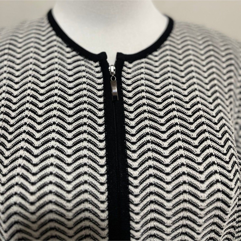 Exclusively Misook Black/White Chevron zip up Jacket